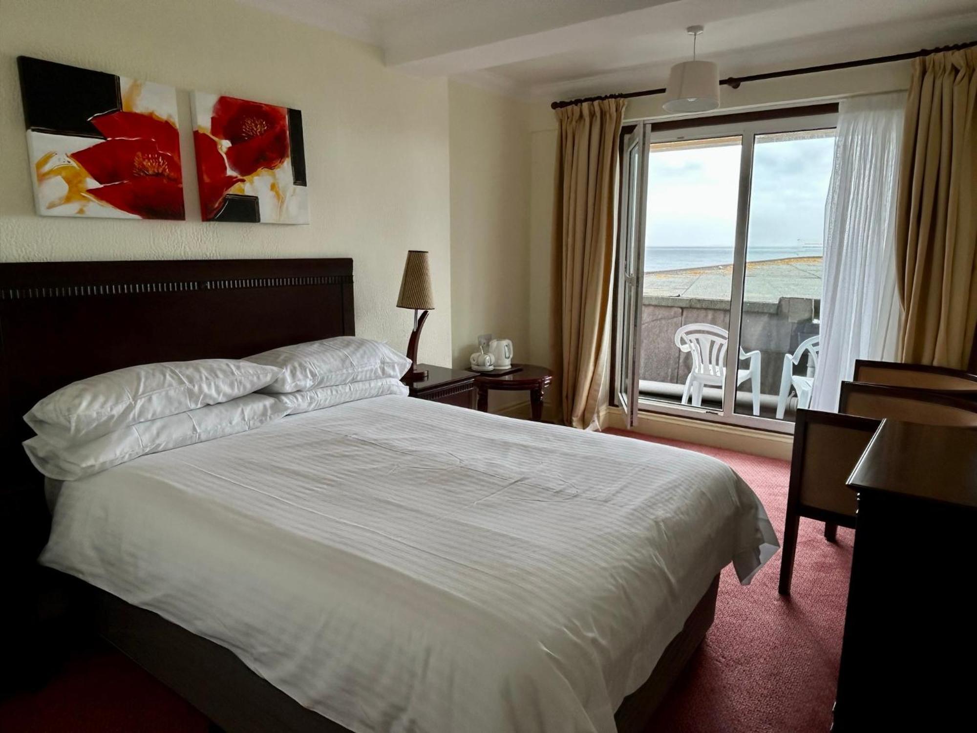 Regent Court - Seafront, Sandown - Free Car Ferry For Bookings Of 3 Or More Nights, Subject To Availability